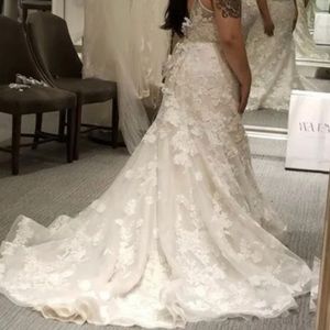 OLEG CASSINI: ballerina bodice 3d floral trumpet wedding dress. 16W fitted